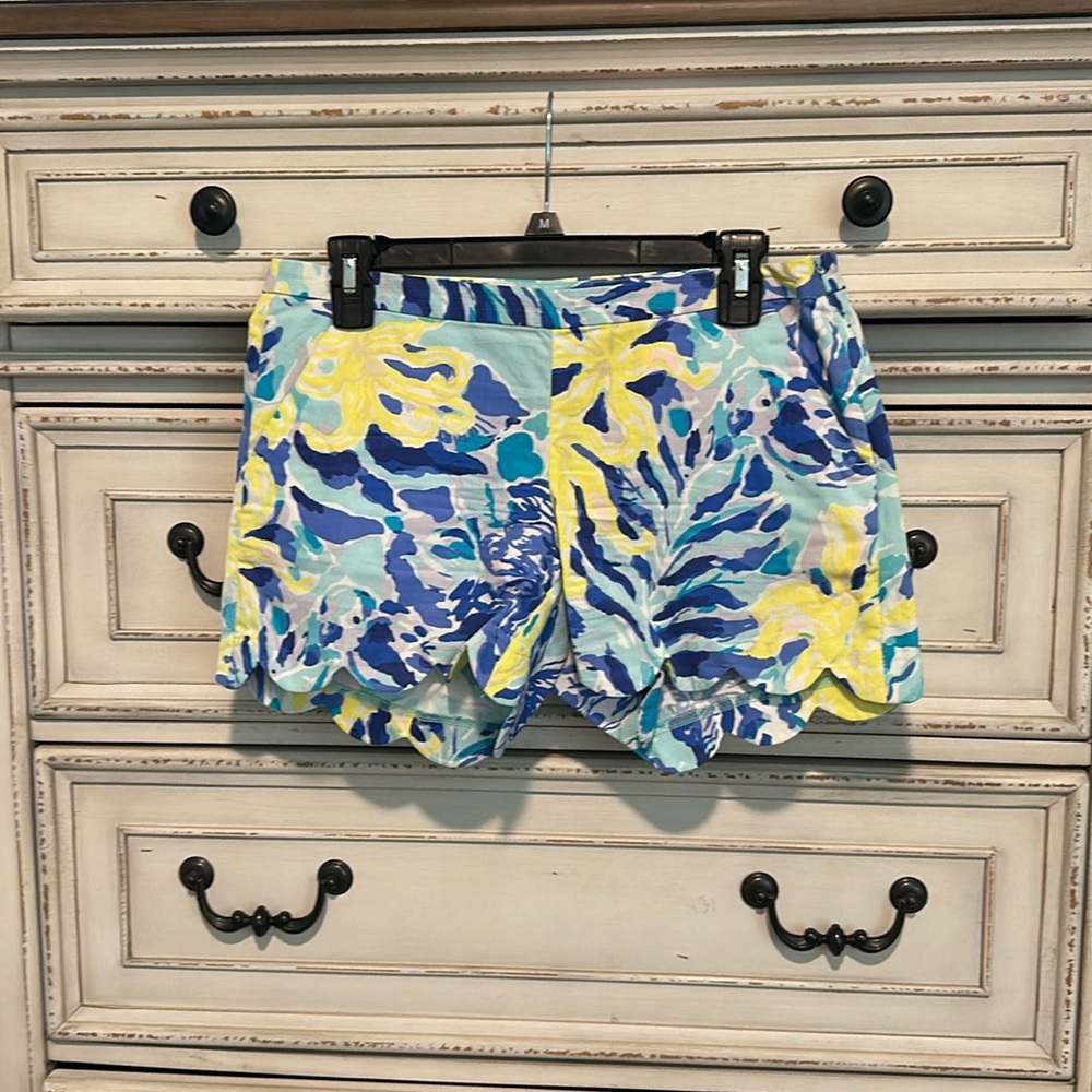 Lilly Pulitzer Blue and Yellow Shorts Vibrant Floral Design